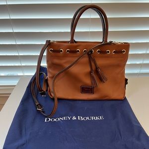 Never Used Dooney & Bourke crossbody bag!